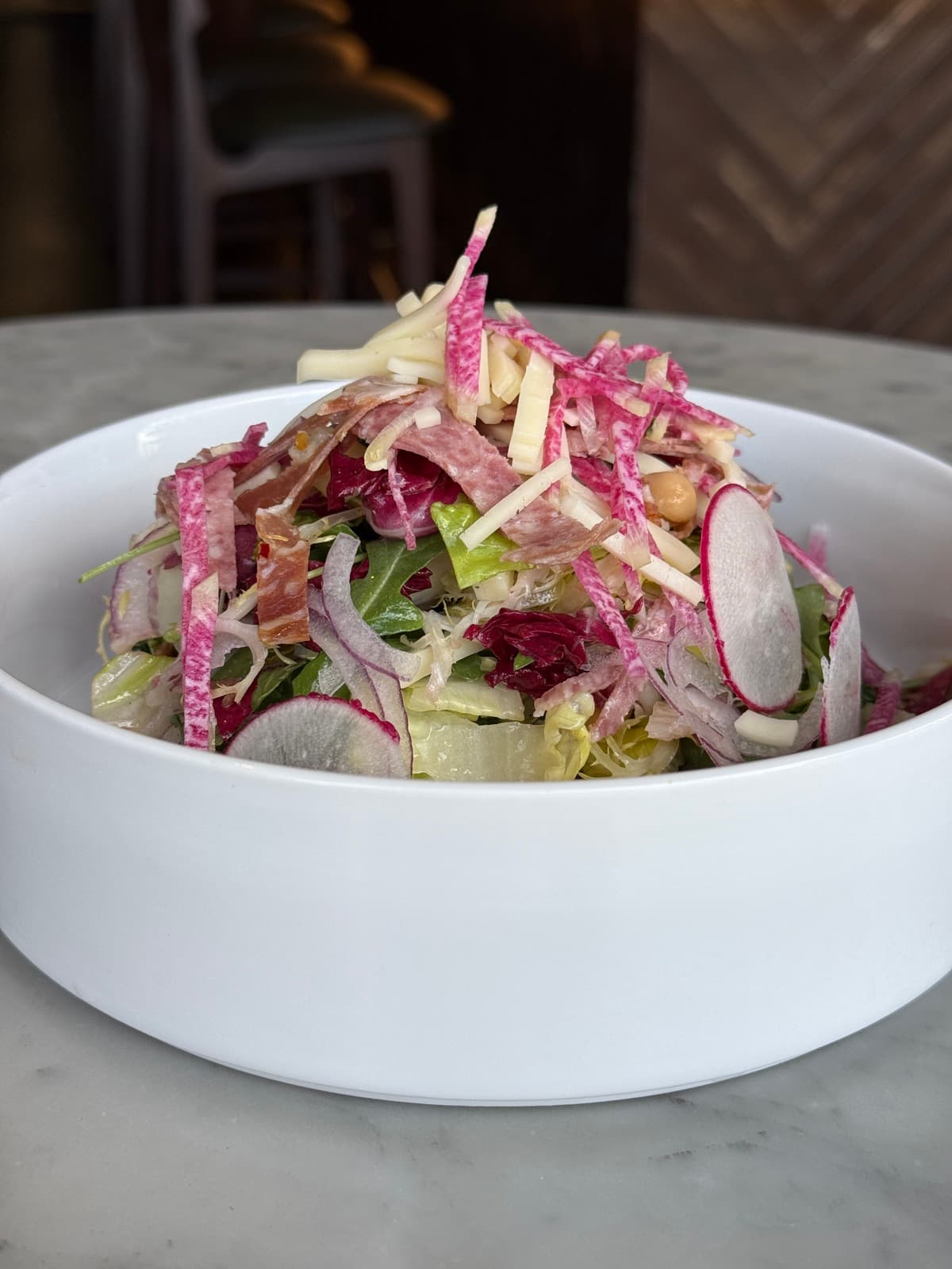 La Scala salad with salami and radish